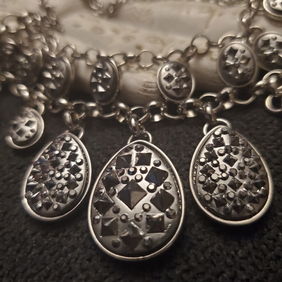 Vintage silver choker necklace with small studs detail - Picture 2 of 4